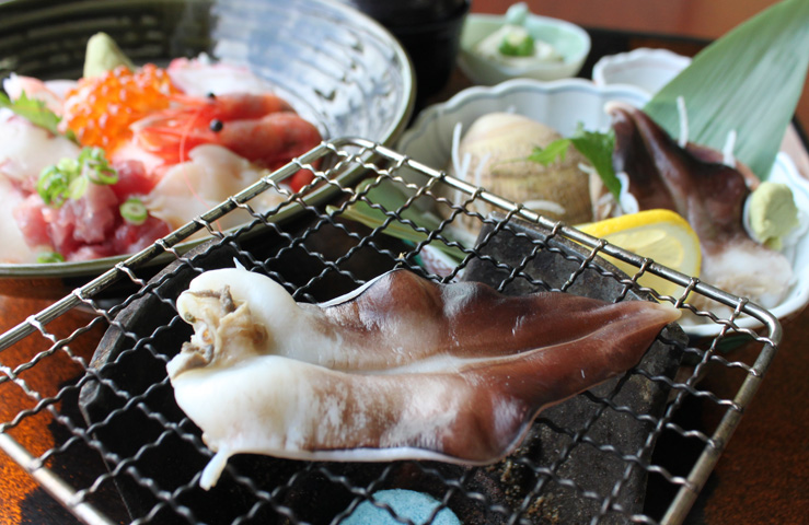 とり貝と上海鮮丼